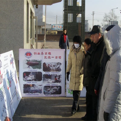 社区组织参加一条街消防宣传