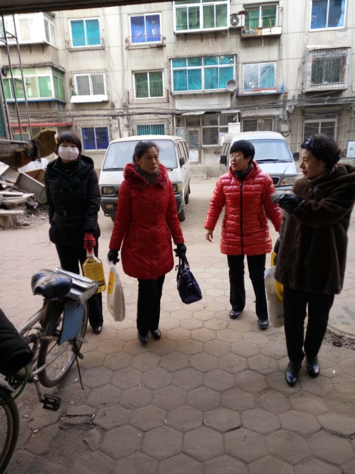 工会走访慰问贫困失独家庭