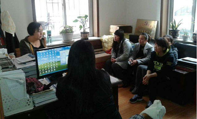 社区妇联开展妇女小额贷款